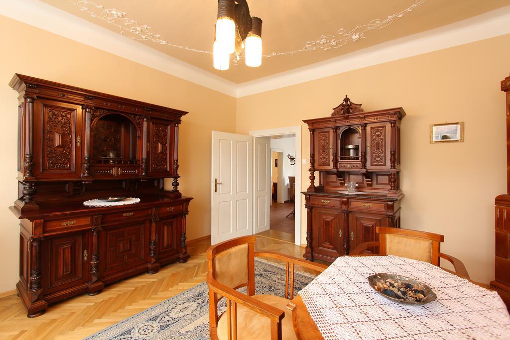 Penzion Jelen ヴラノフ・ナト・ディイー 部屋 写真